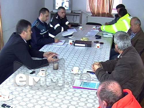 Foto: sedinta tehnica - drumari si prefect Sorin Rednic (c) eMaramures.ro